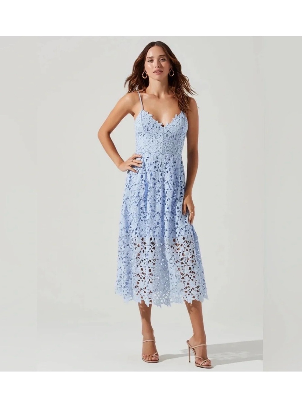 ASTR THE LABEL - LACE A-LINE MIDI DRESS. Size M NWOT